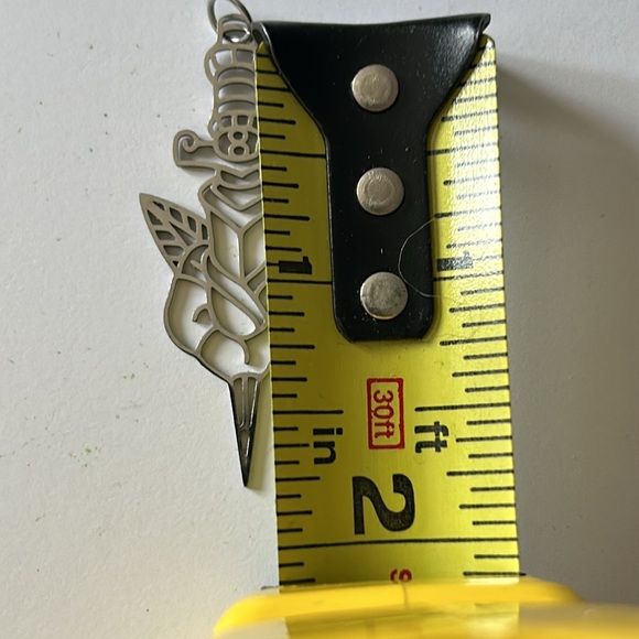 Sword and flower pendant - Picture 2 of 3